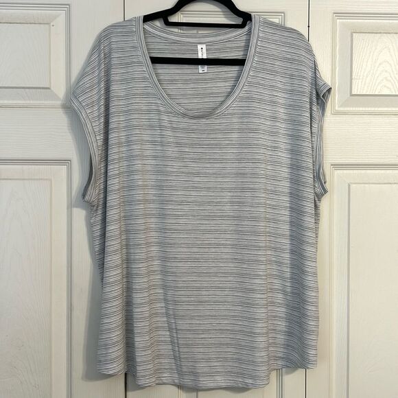 Athleta Stratus Breezy Striped Tee T-Shirt Gray White Plus Size 2X Stretch Modal - Picture 2 of 6